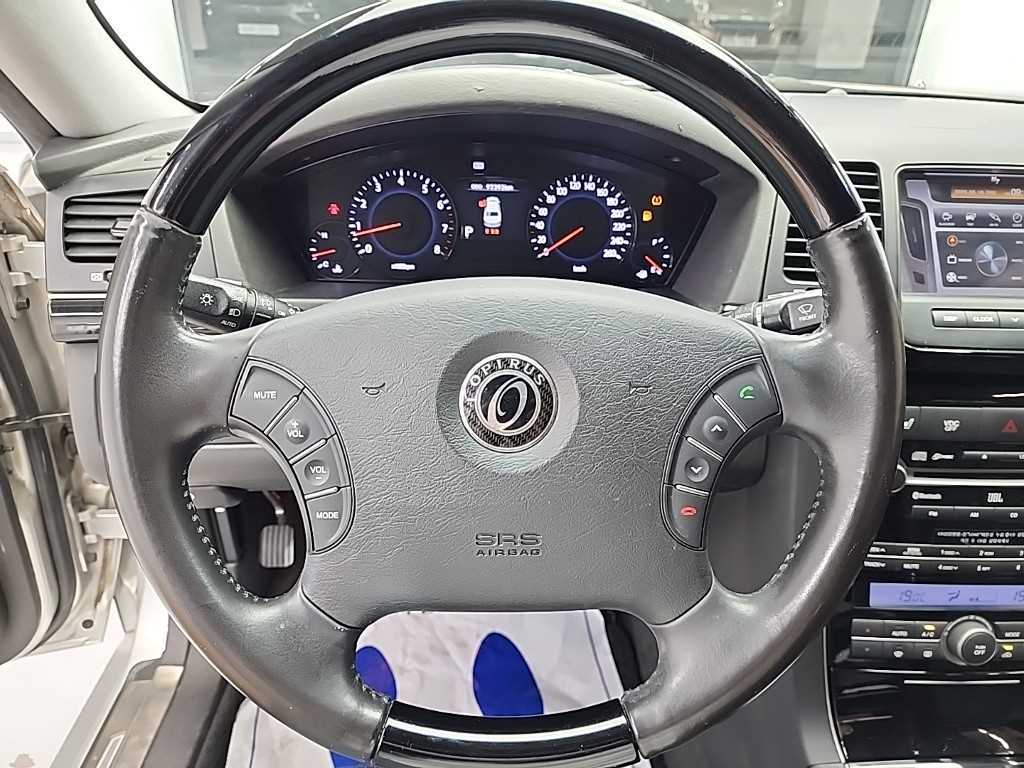 KIA Opirus - Vista 11