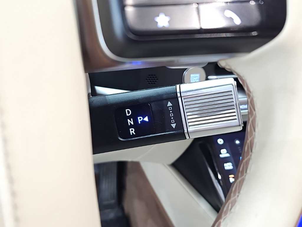 HYUNDAI Grandeur - Vista 10