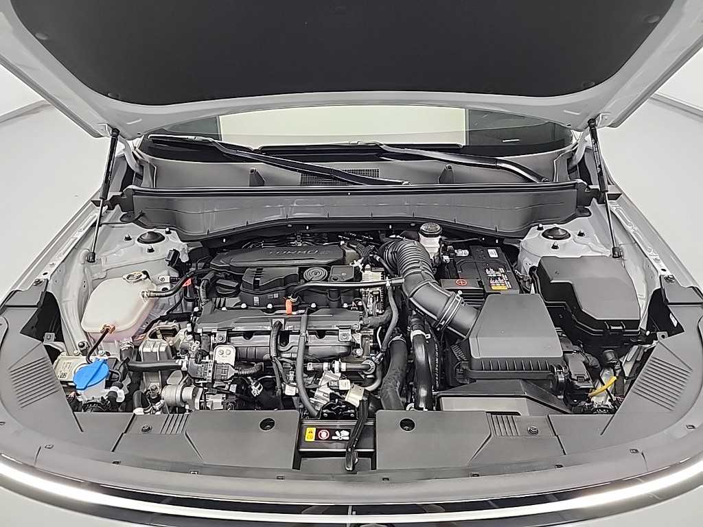 HYUNDAI Kona - Vista 7