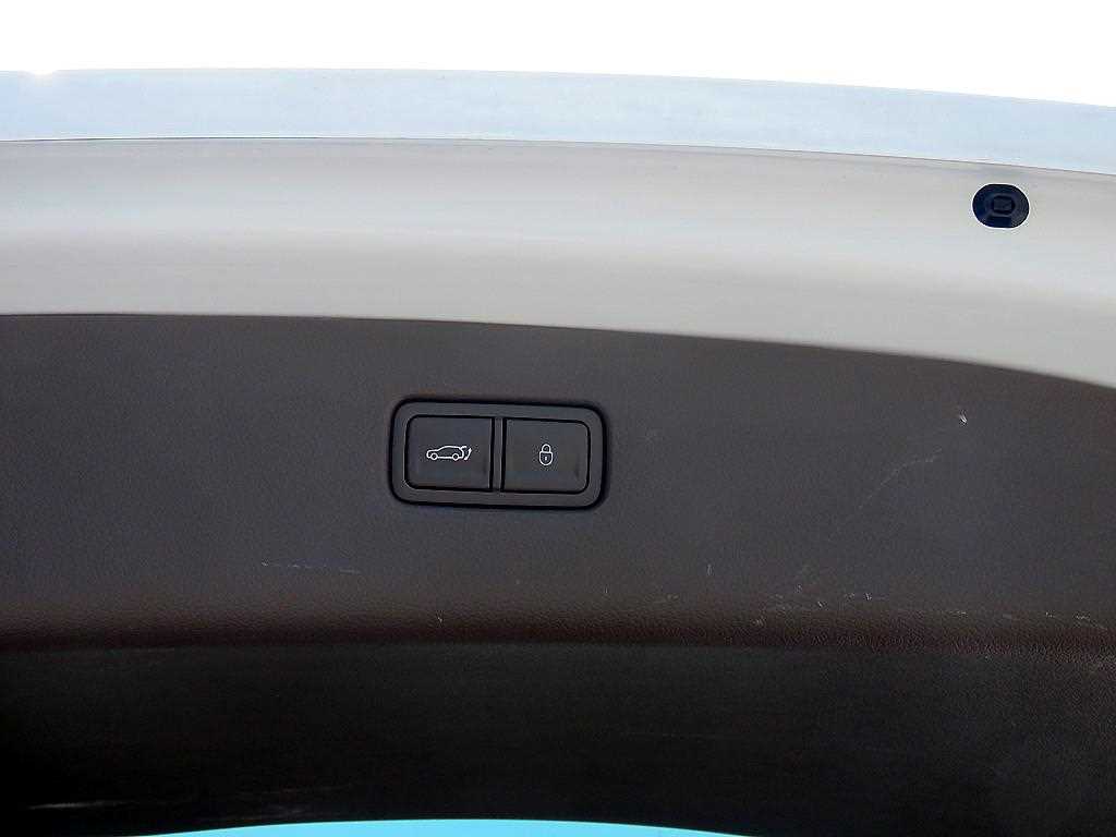 Genesis GV80 - Vista 8