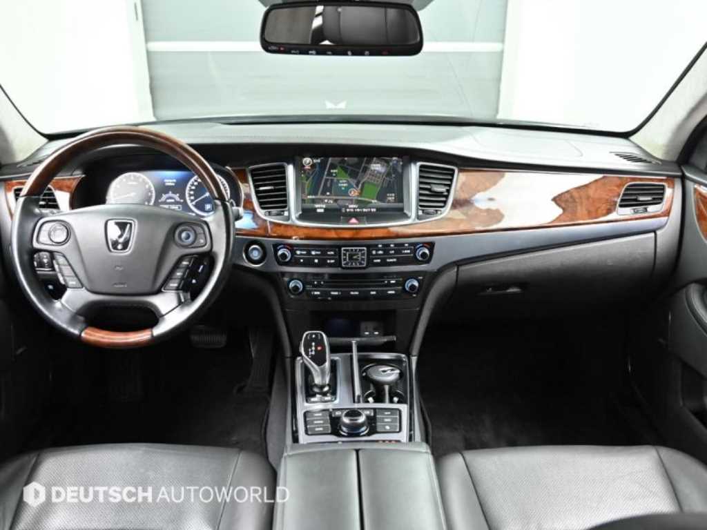 HYUNDAI Equus - Vista 9