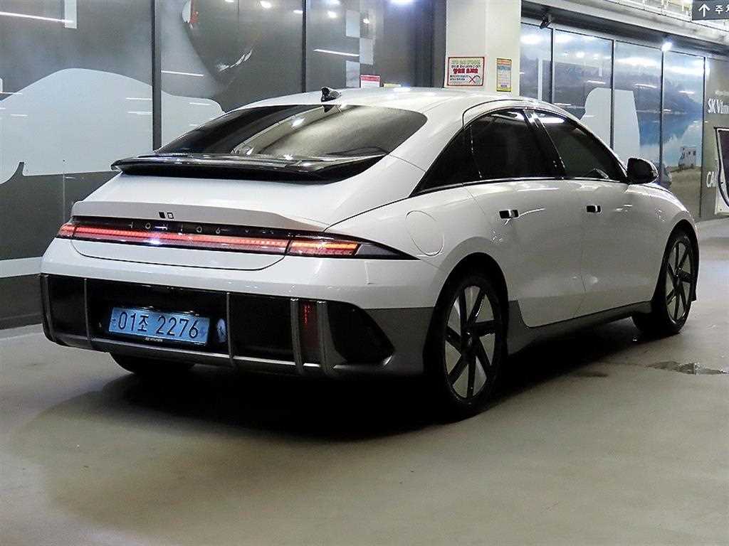 HYUNDAI Ioniq 6 - Vista 6