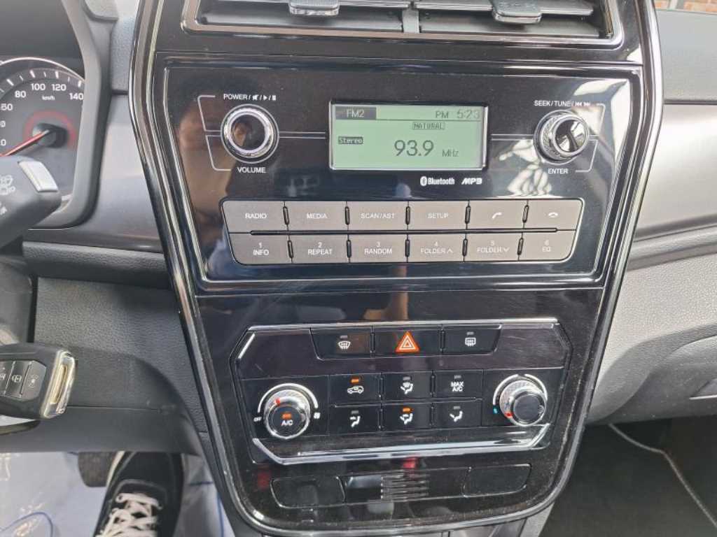 Ssangyong Tivoli - Vista 12