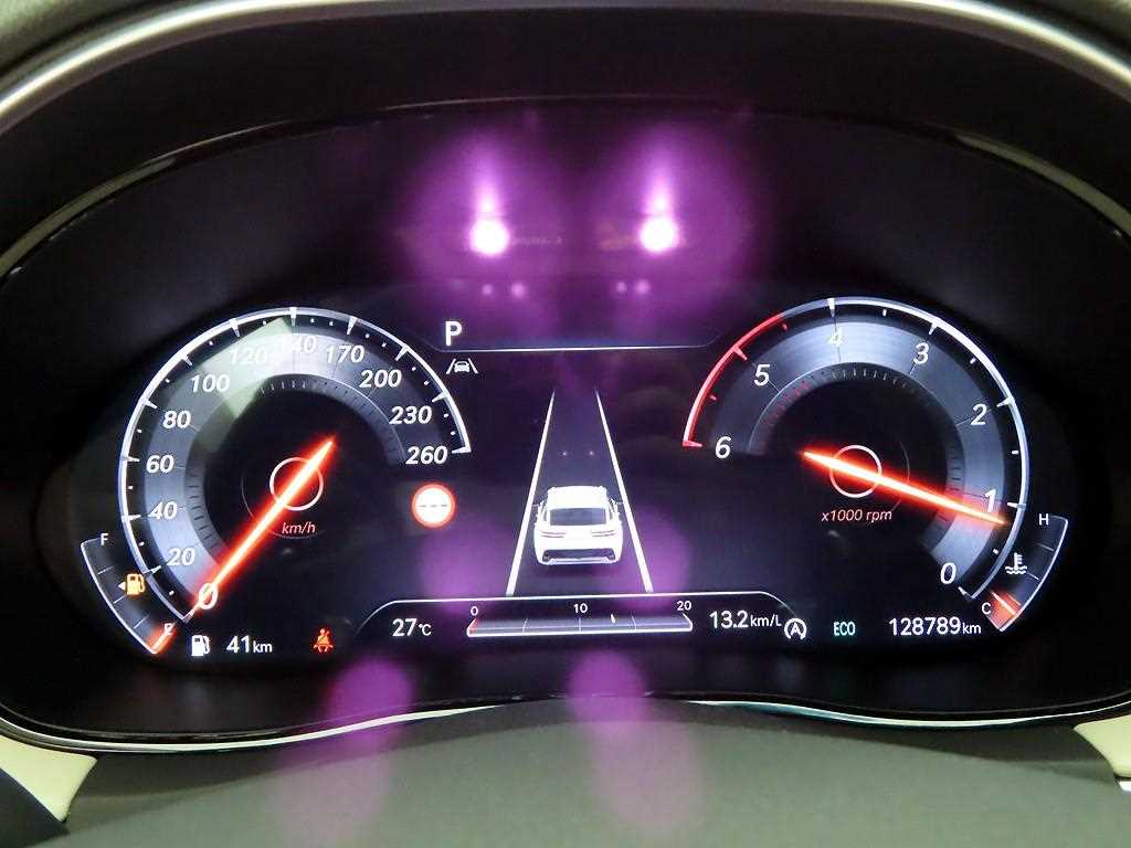Genesis GV70 - Vista 8