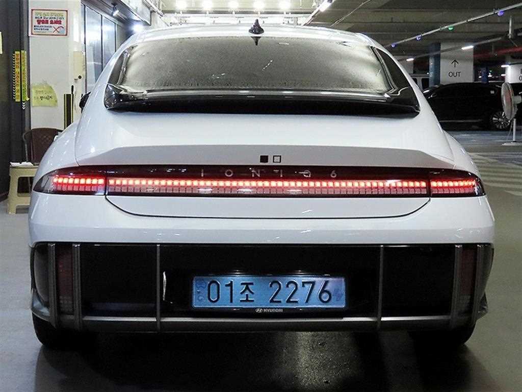 HYUNDAI Ioniq 6 - Vista 7