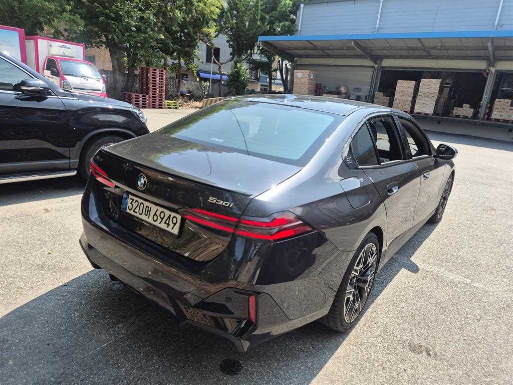 BMW 5 Series - Vista 3