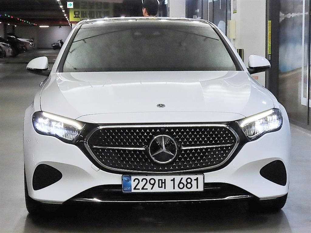Mercedes Benz E class - Vista 3