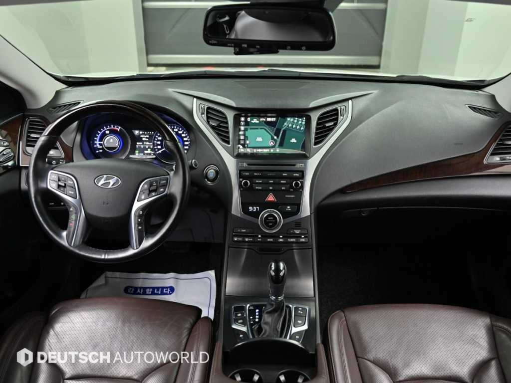 HYUNDAI Grandeur - Vista 7