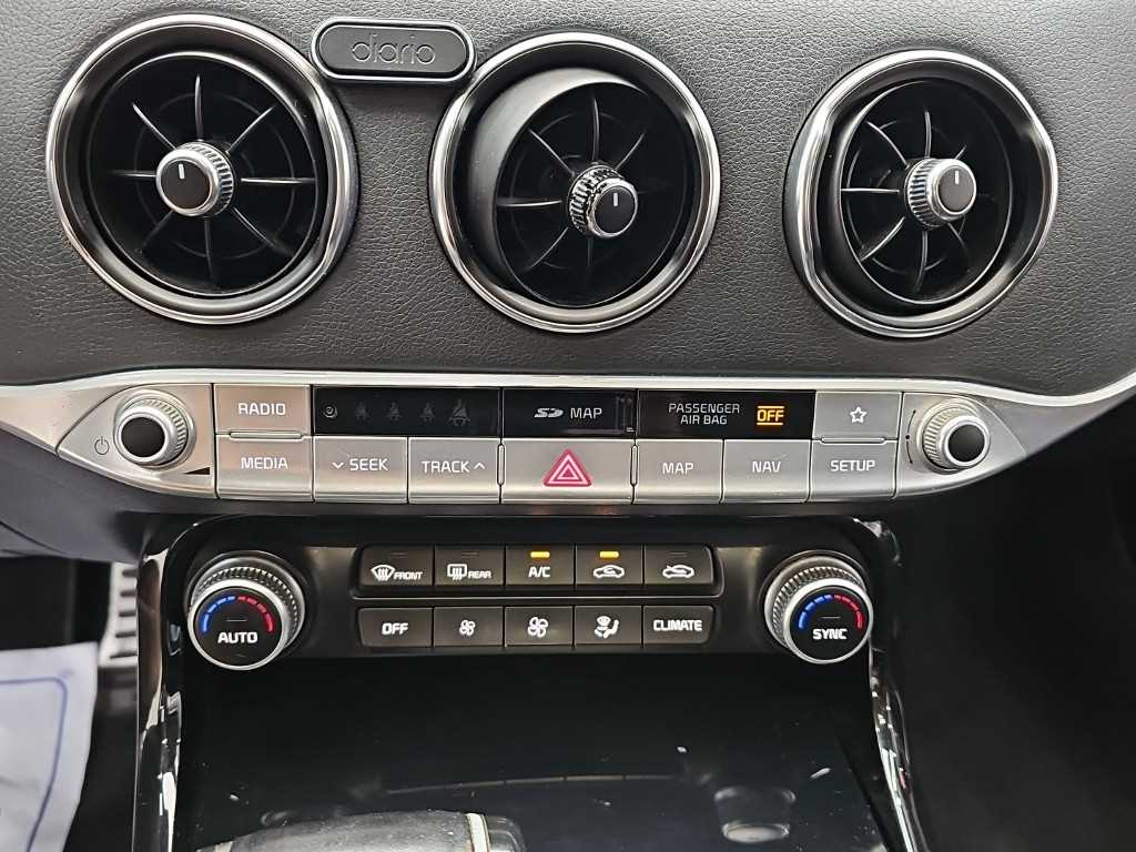 KIA Stinger - Vista 12