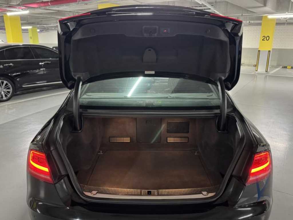Audi S8 - Vista 8