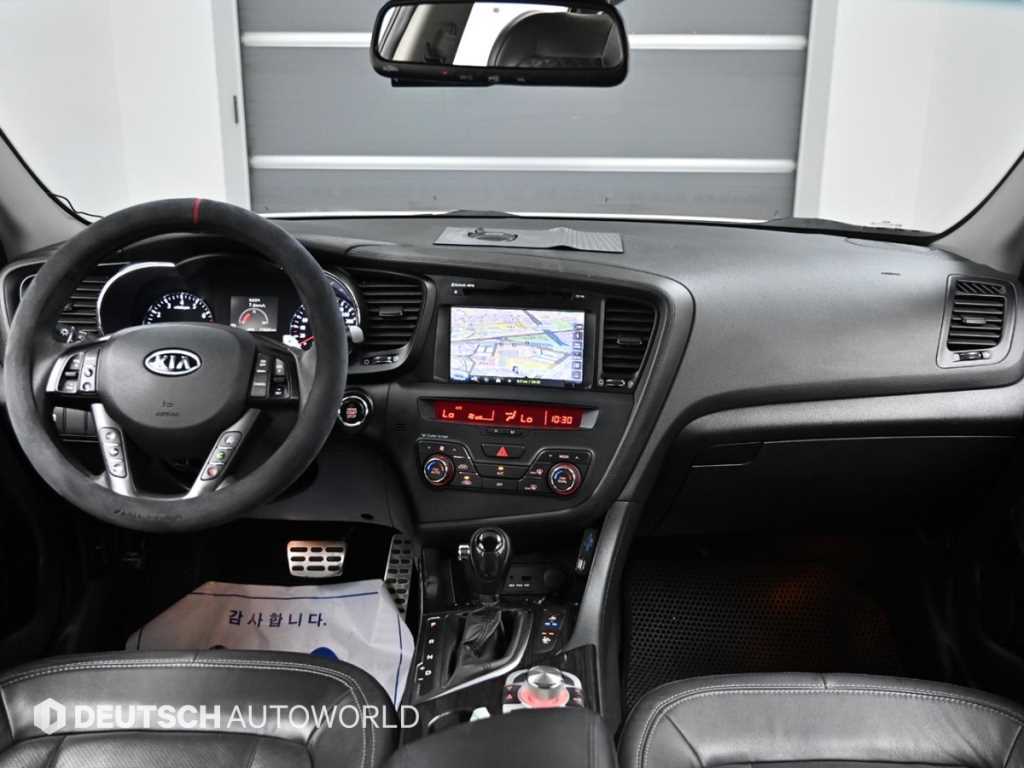 KIA K5 - Vista 9
