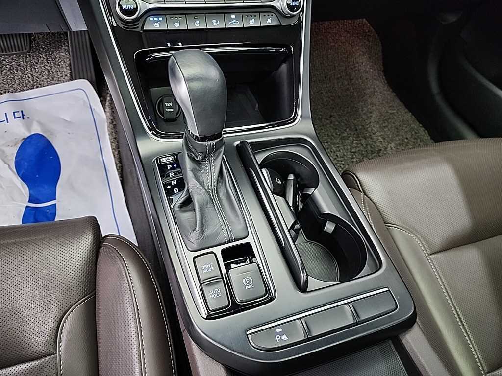 HYUNDAI Grandeur - Vista 10