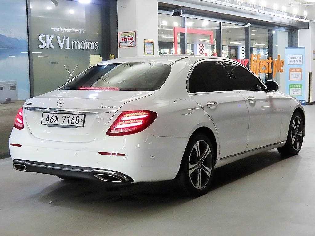 Mercedes Benz E class - Vista 6
