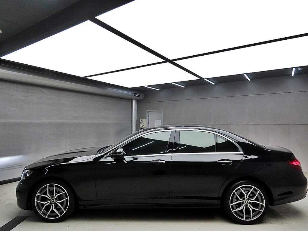 Mercedes Benz E class - Vista 6
