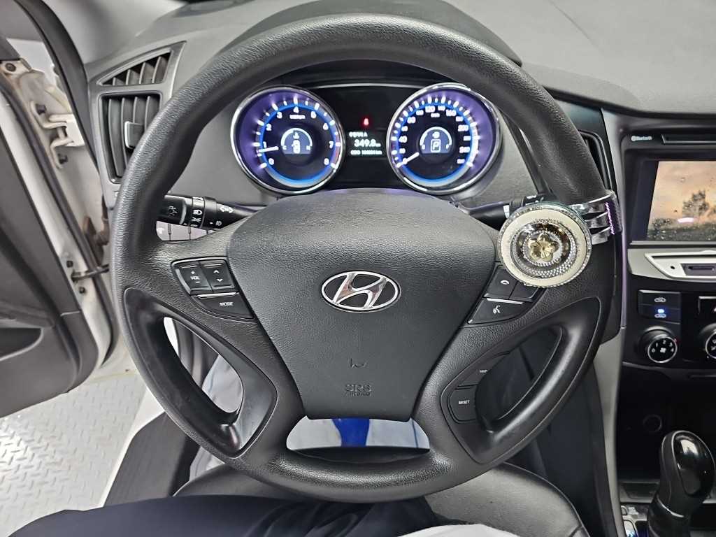 HYUNDAI Sonata - Vista 11