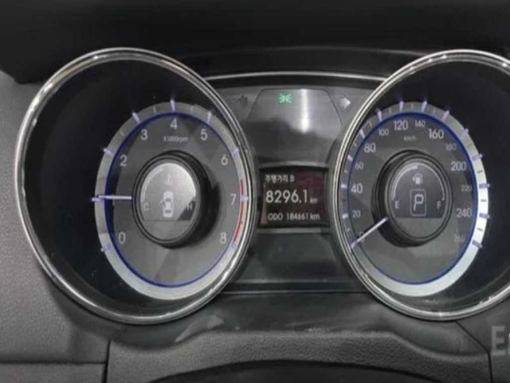HYUNDAI Sonata - Vista 9