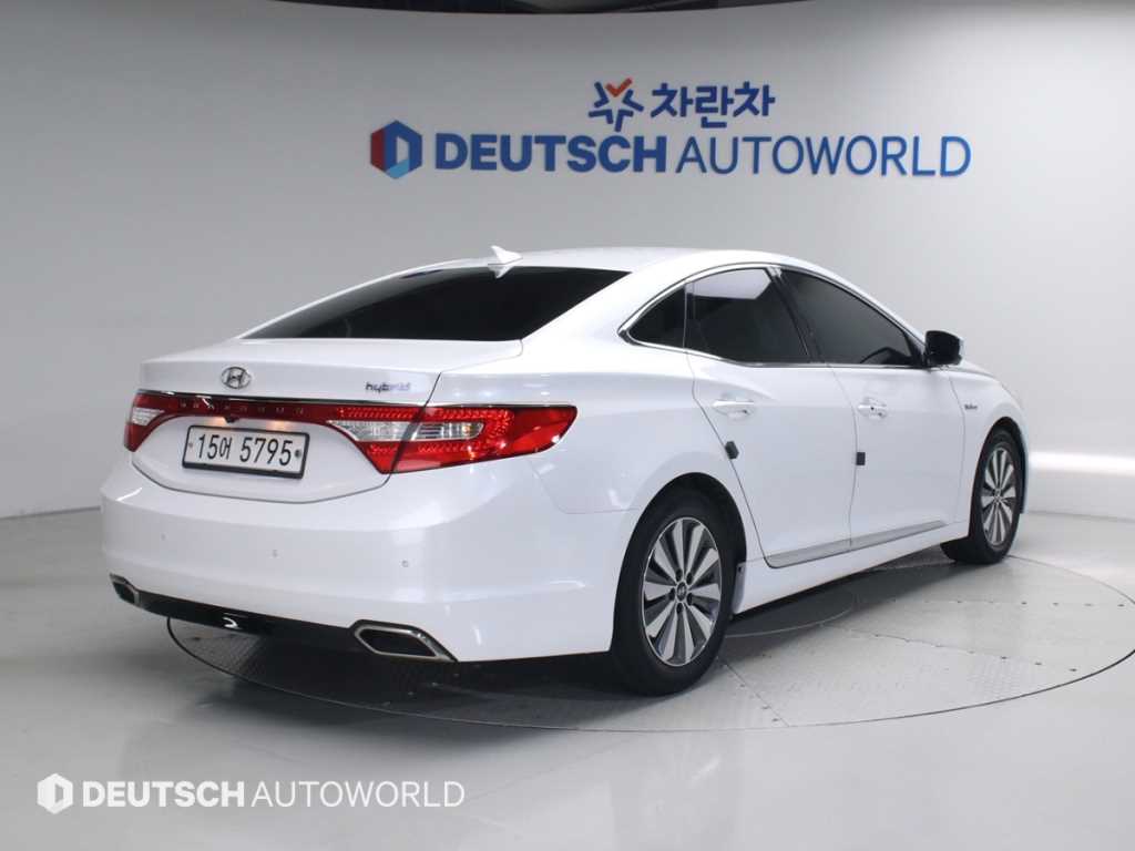 HYUNDAI Grandeur - Vista 2