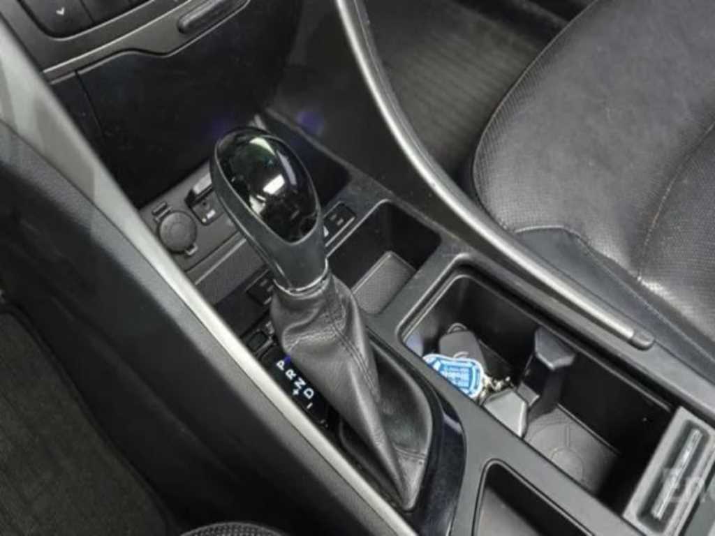 HYUNDAI Sonata - Vista 10