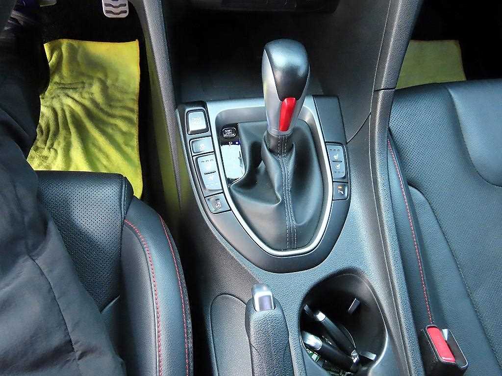 HYUNDAI Veloster 2018 Blanco - Importación desde Corea - HF Imports Iquique - Foto 13