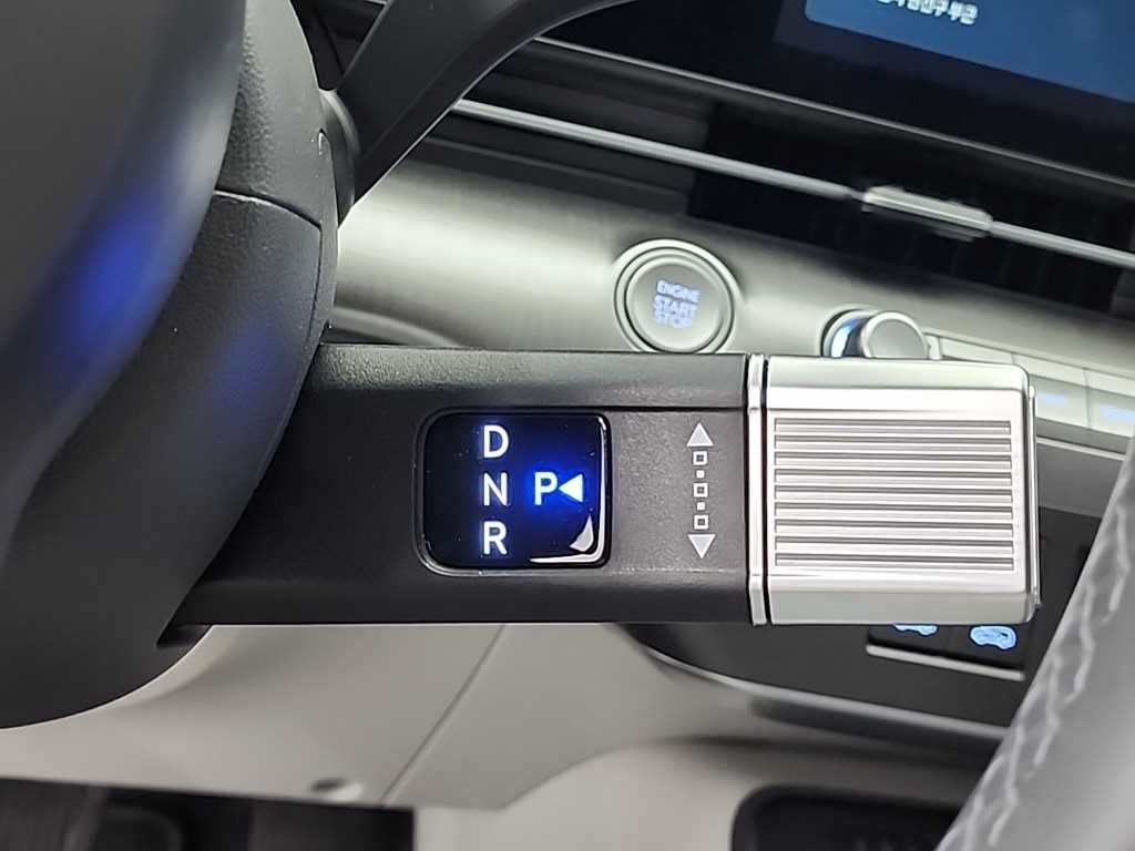 HYUNDAI Kona - Vista 10