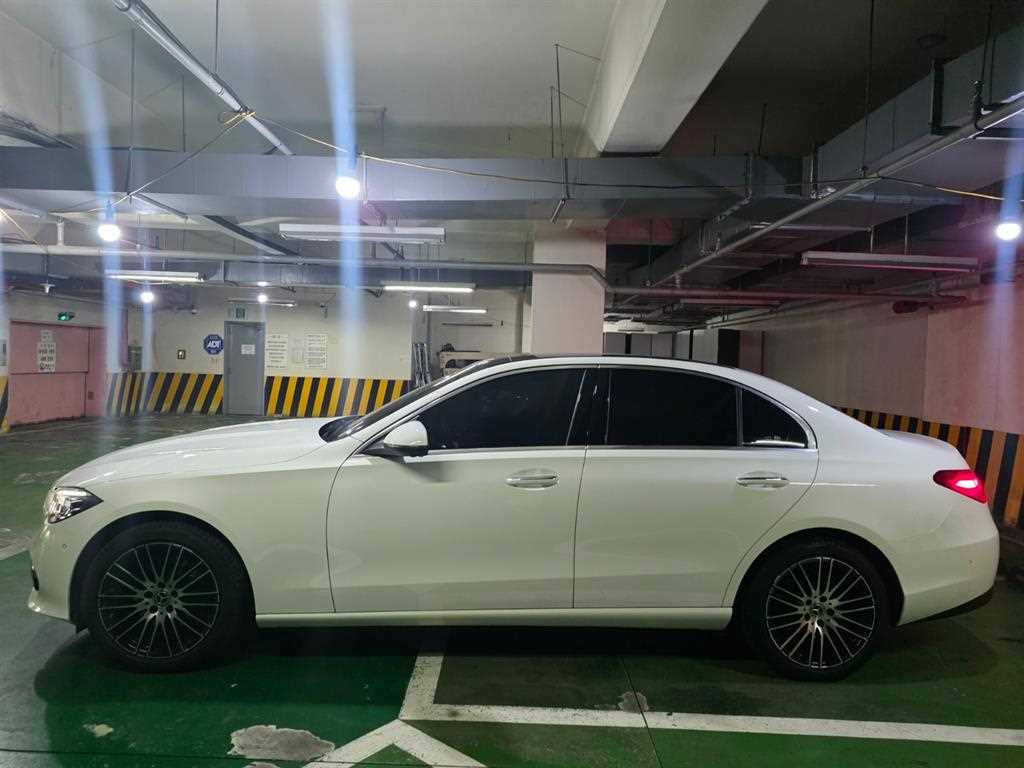 Mercedes Benz C Class - Vista 3