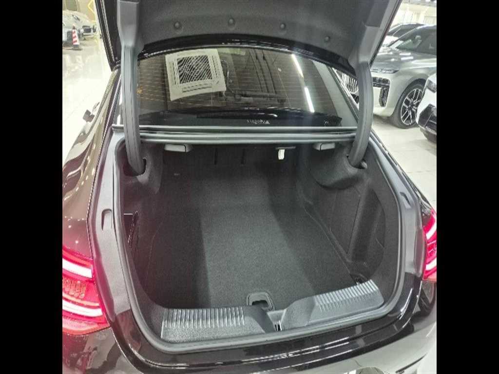 Mercedes Benz CLS Class - Vista 8