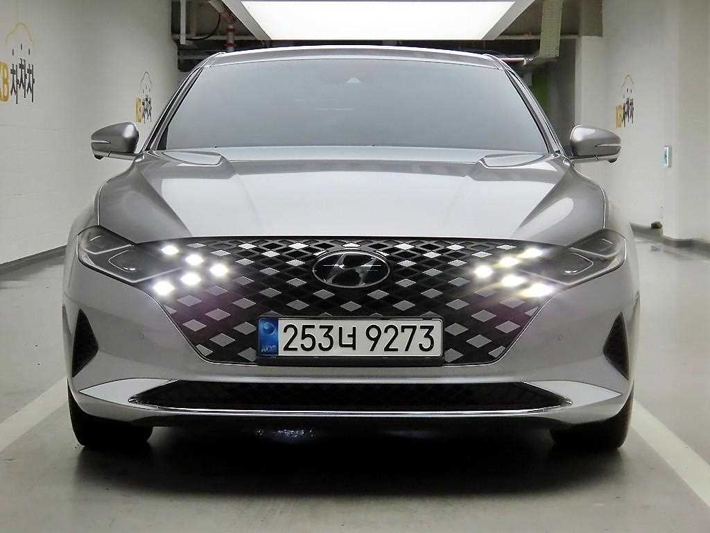 HYUNDAI Grandeur - Vista 2