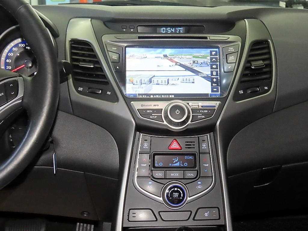 HYUNDAI Avante 2015 Plateado - Importación desde Corea - HF Imports Iquique - Foto 13