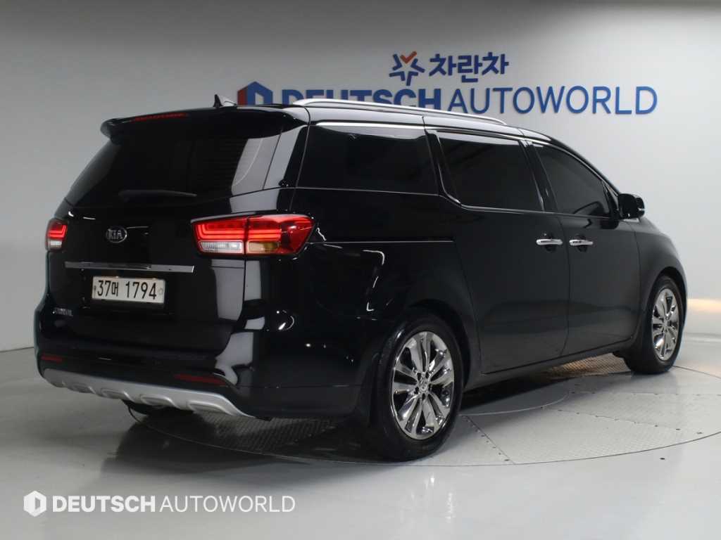 KIA Carnival - Vista 2