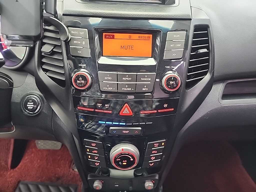 Ssangyong Tivoli - Vista 12