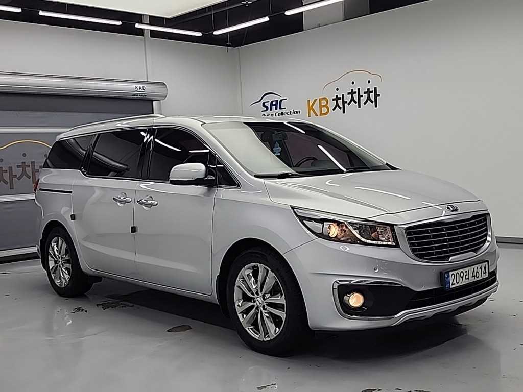 KIA Carnival - Vista 4