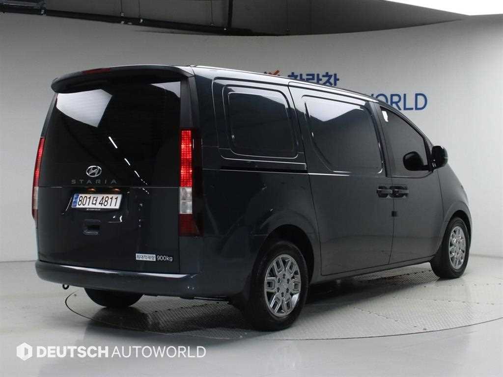 HYUNDAI Staria - Vista 2