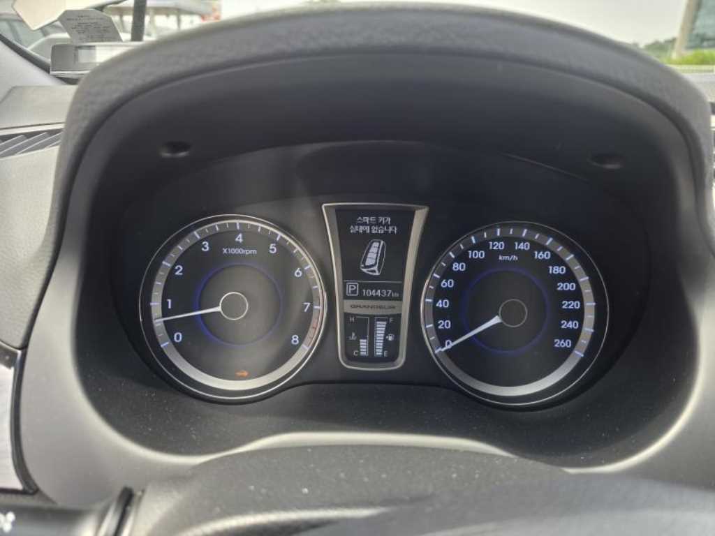 HYUNDAI Grandeur - Vista 9