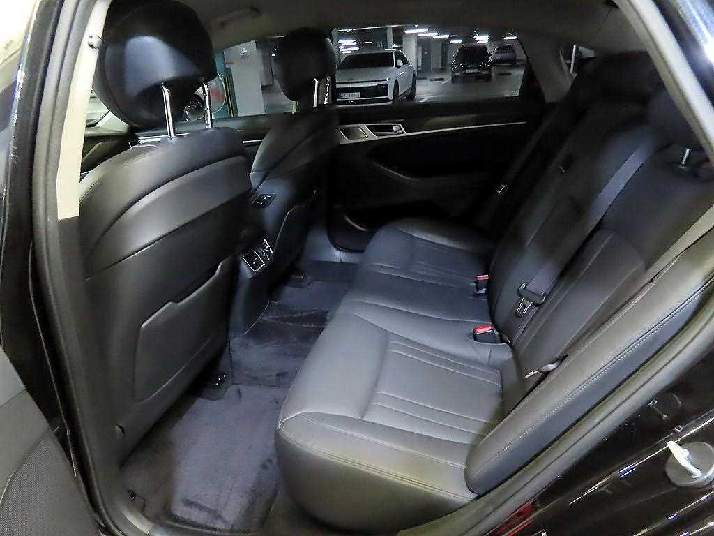 Genesis G80 - Vista 9
