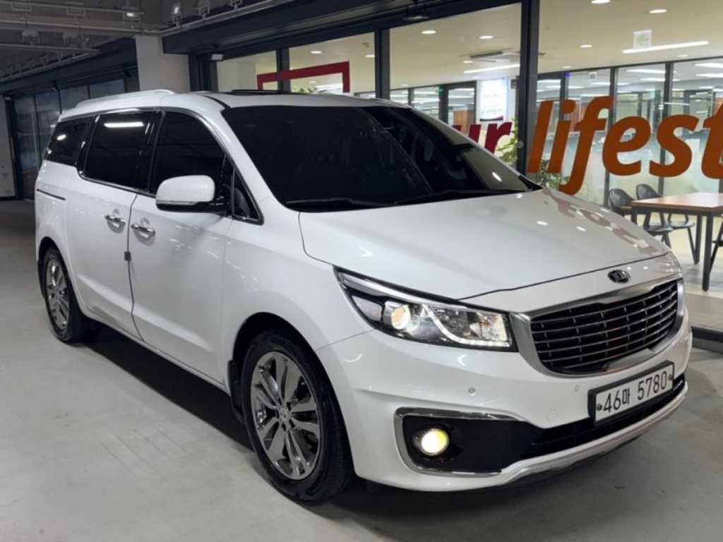 KIA Carnival - Vista 2