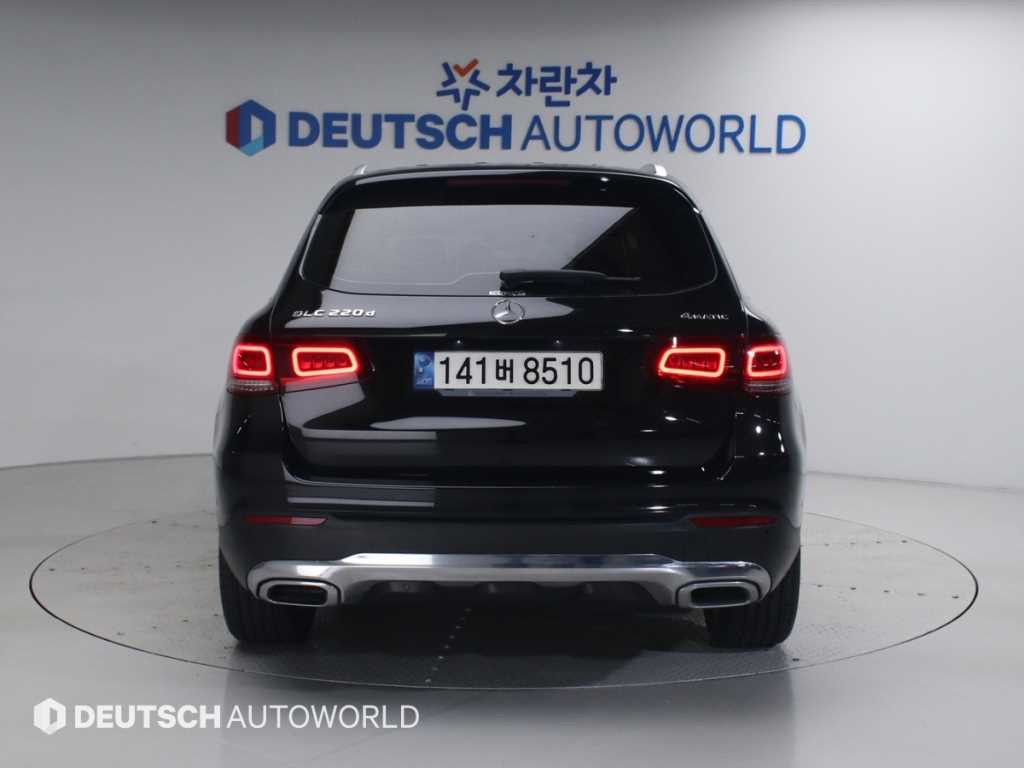 Mercedes Benz GLC Class - Vista 6