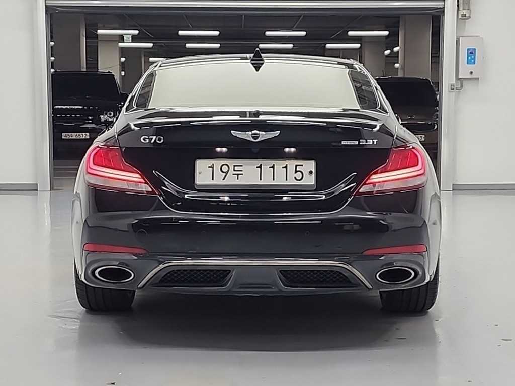 Genesis G70 - Vista 6