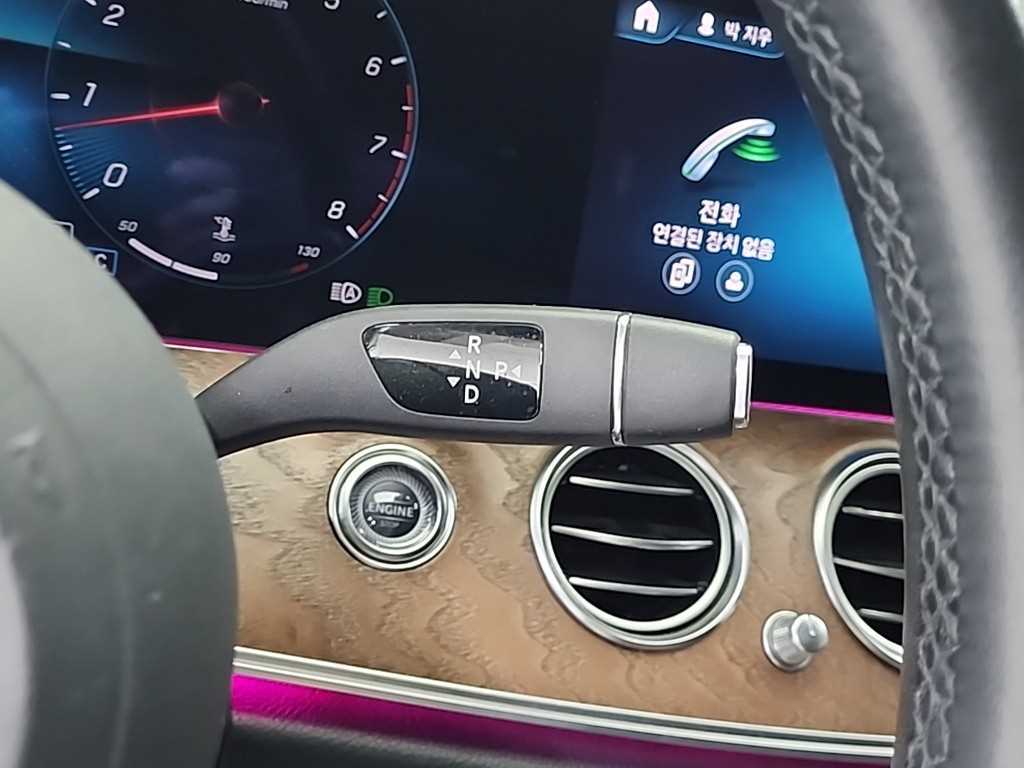Mercedes Benz E class - Vista 10