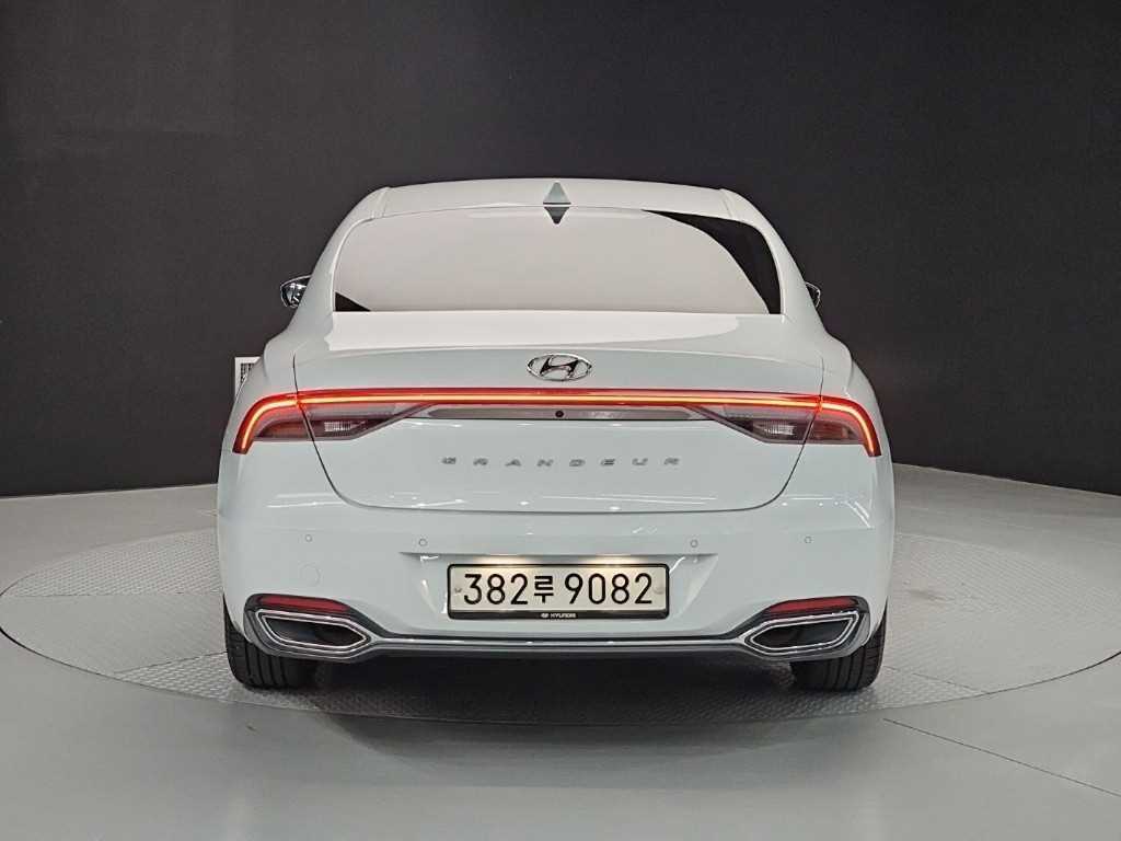 HYUNDAI Grandeur - Vista 3
