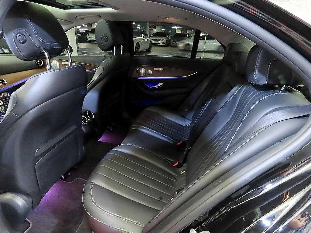 Mercedes Benz E class - Vista 9