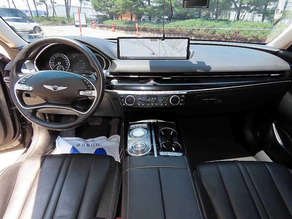 Genesis G80 - Vista 9