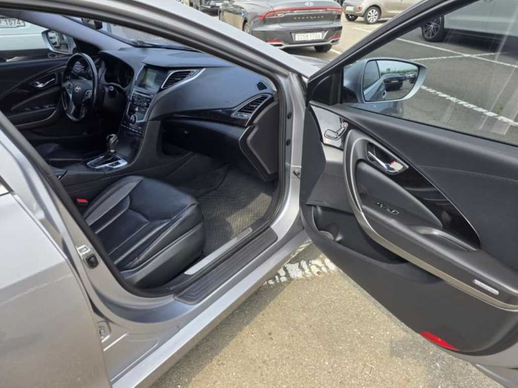HYUNDAI Grandeur - Vista 7