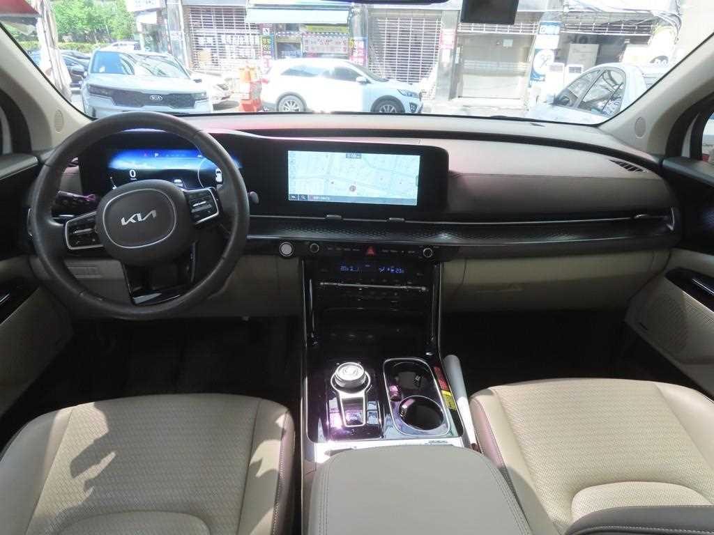 KIA Carnival - Vista 9