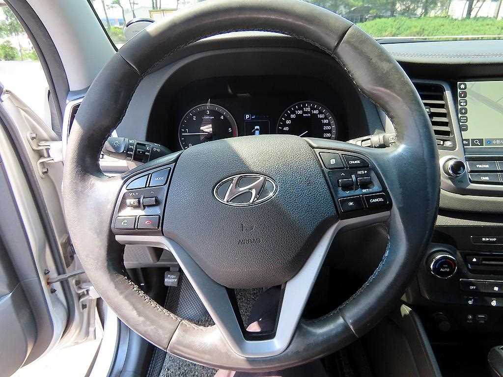 HYUNDAI Tucson - Vista 10