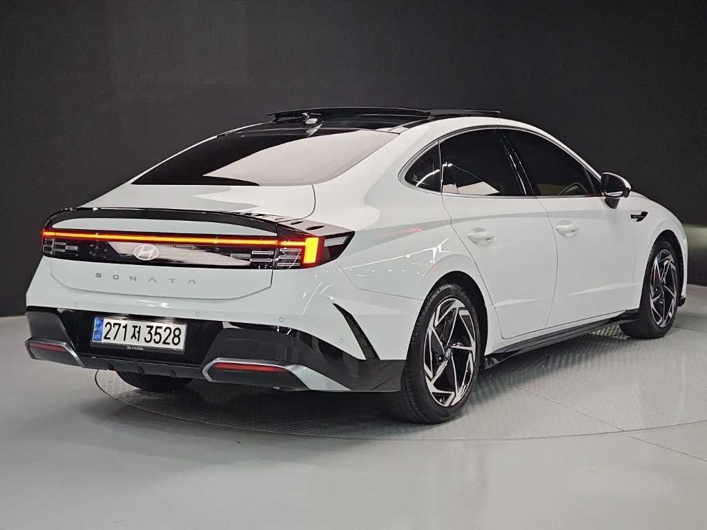 HYUNDAI Sonata - Vista 6