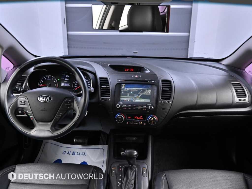 KIA K3 - Vista 9