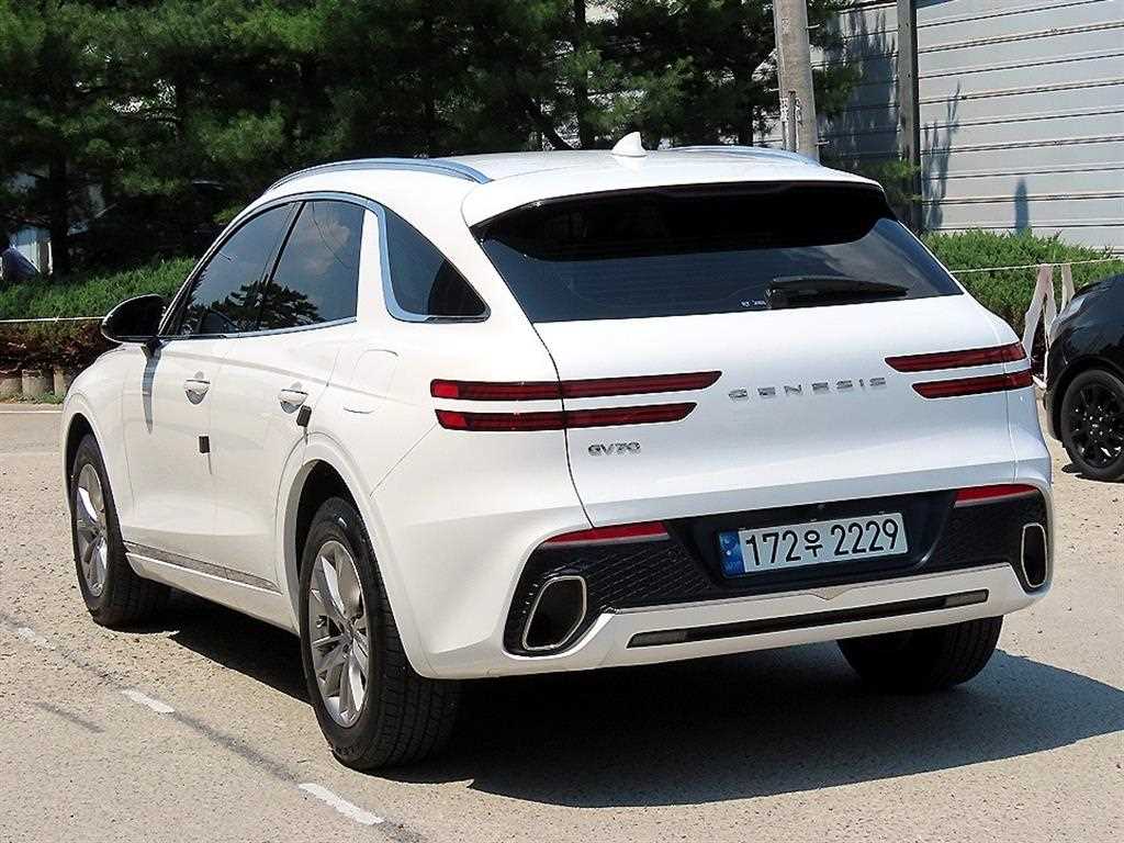 Genesis GV70 - Vista 6