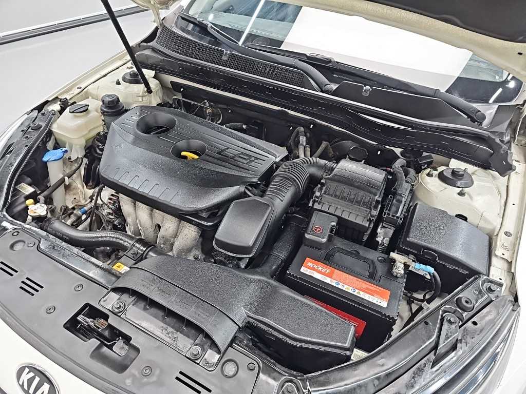 KIA K5 - Vista 5