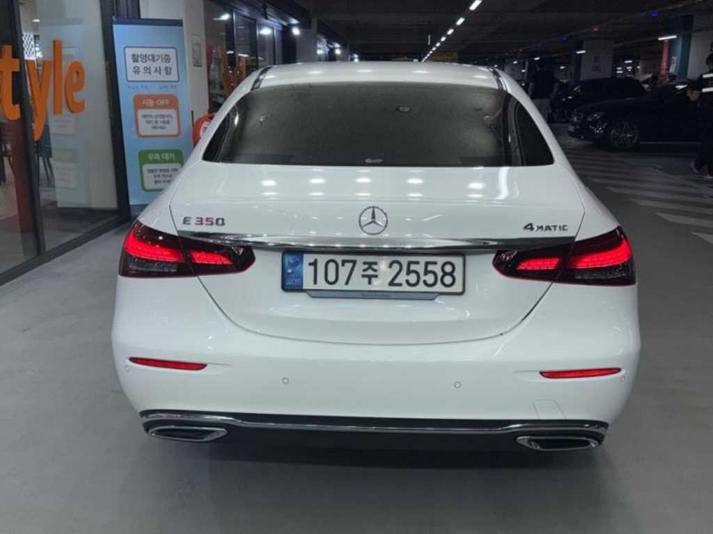 Mercedes Benz E class - Vista 7