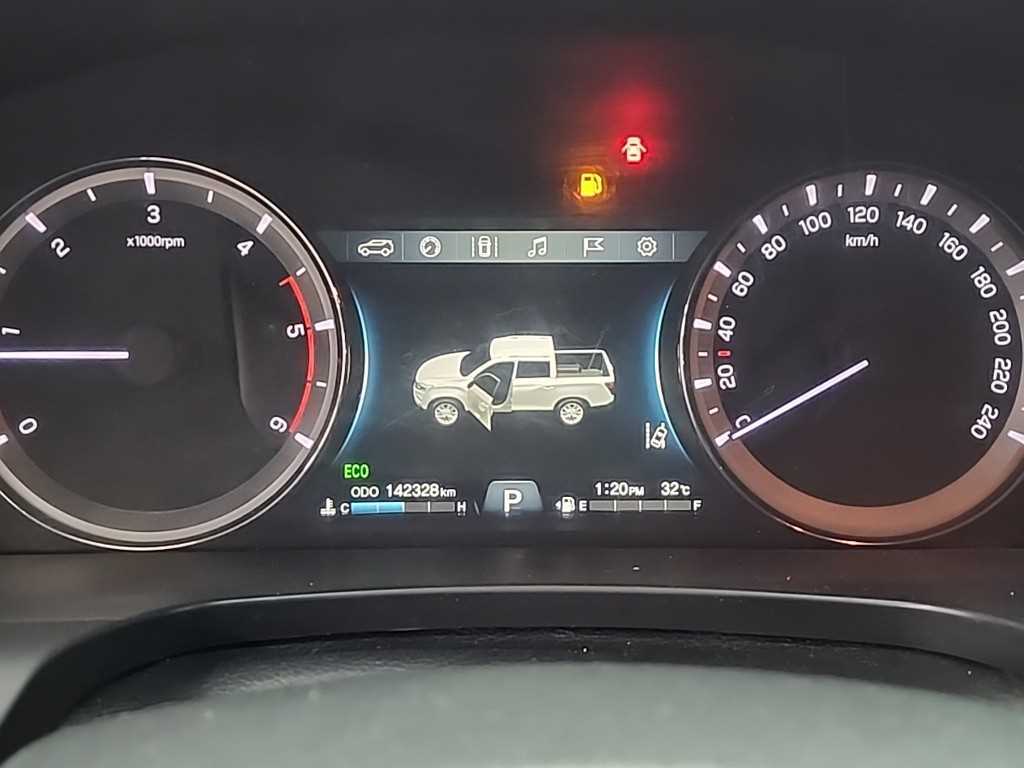 Ssangyong Rexton - Vista 8